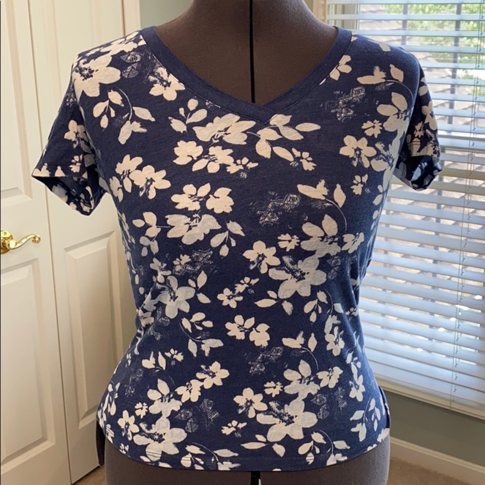 Blue Print Nollie V-Neck T-Shirt -Small